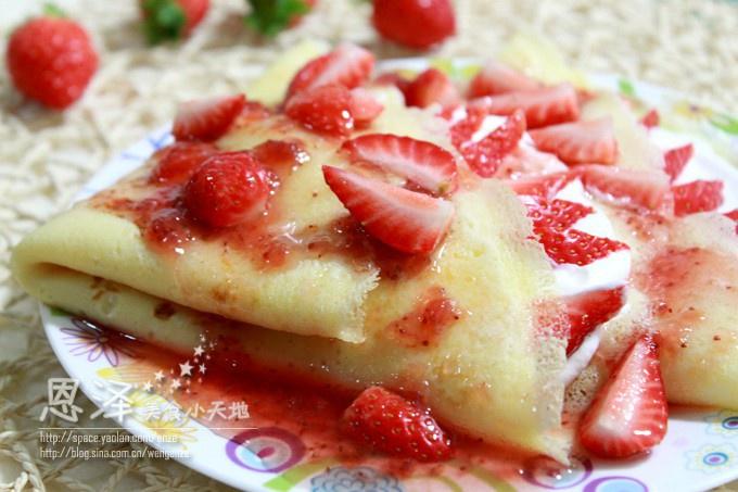 Strawberry cream crepe