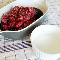 美味颜值担当——杏鲍菇黑椒牛肉粒的做法图解1