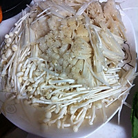 快手菜【金针菇炒肉丝】的做法图解1