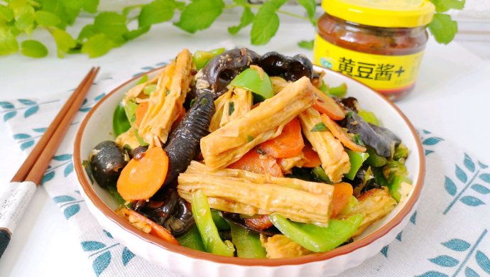 家常菜酱烧腐竹！超级下饭，比肉还香！