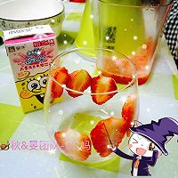 草莓奶昔的做法图解4