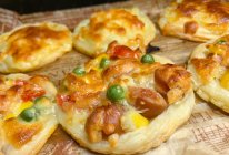 家有蛋挞皮就可以做的迷你披萨，香酥可口一口一个的做法