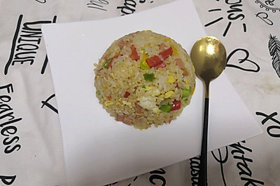 彩椒火腿炒饭