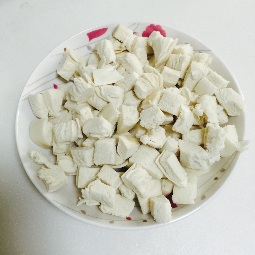 金玉良缘——黄金炒馒头的做法图解1