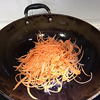 家常胡萝卜炒蛋的做法图解3