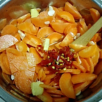 红萝卜泡菜片（超快的泡菜）的做法图解4