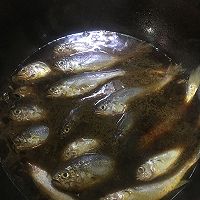 铁锅黄花鱼的做法图解5