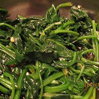 凉拌菠菜的做法图解1