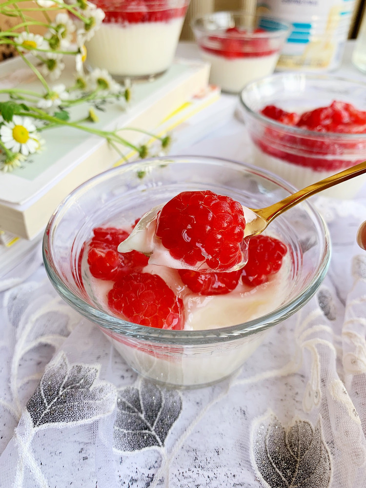 树莓奶冻的做法