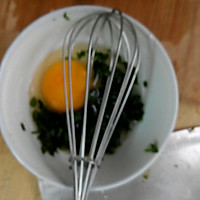 艾草煎蛋的做法图解3