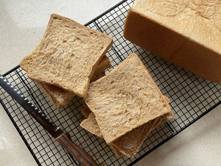 炼乳轻全麦面包（直接法）的做法