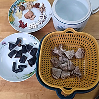 灵芝麦冬土伏玲炖排骨汤的做法图解4