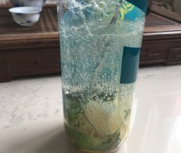 冰爽：一颗柠檬泡泡乐的做法