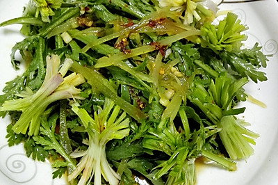 凉拌茼蒿菜