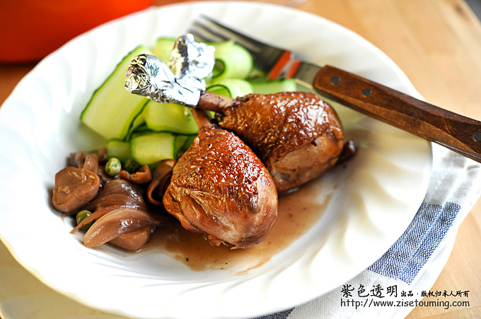 锅烤红酒草菇鸡腿