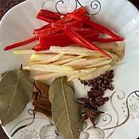 五香酸辣醋鸭掌的做法图解3