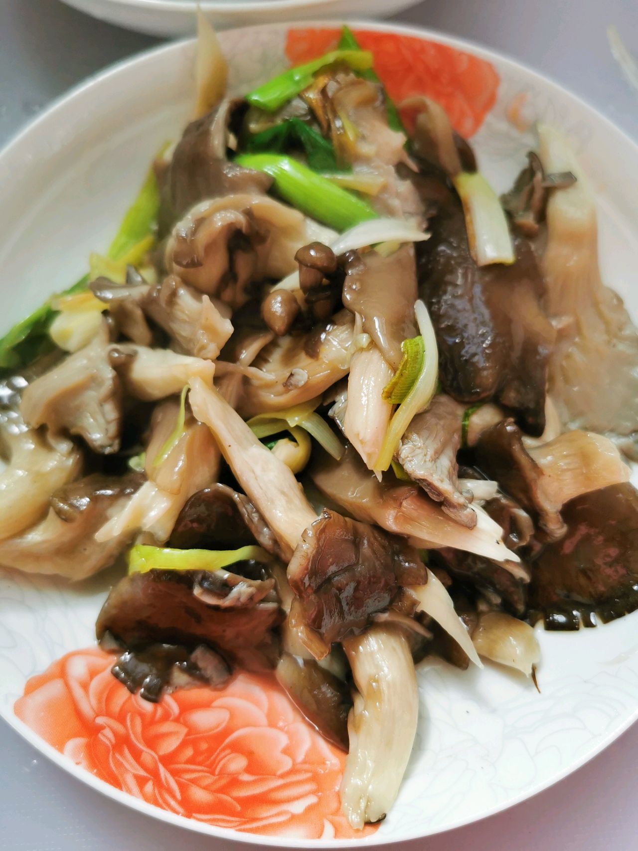油麦菜炒蘑菇怎么做_油麦菜炒蘑菇的做法_轻食少女Faye_豆果美食