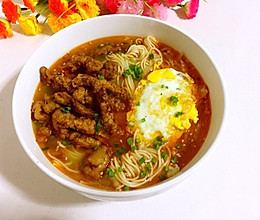 麻辣酥肉面的做法