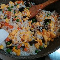 五彩蛋炒饭的做法图解15