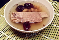 冬日煲汤-花生红枣排骨汤的做法