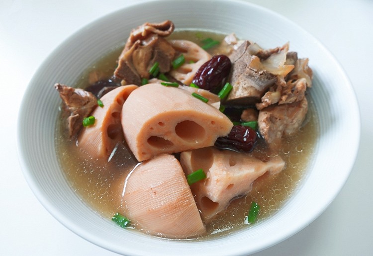 营养健康低油-排骨藕汤的做法
