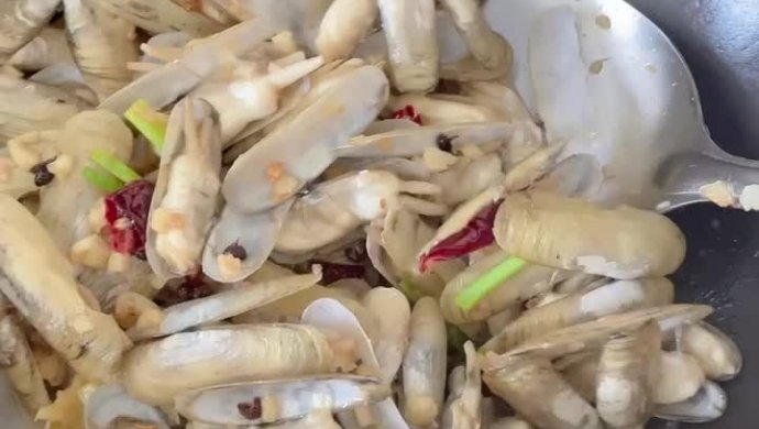 蒜蓉爆炒蛏子