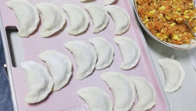五彩红白萝卜鸡蛋饺子