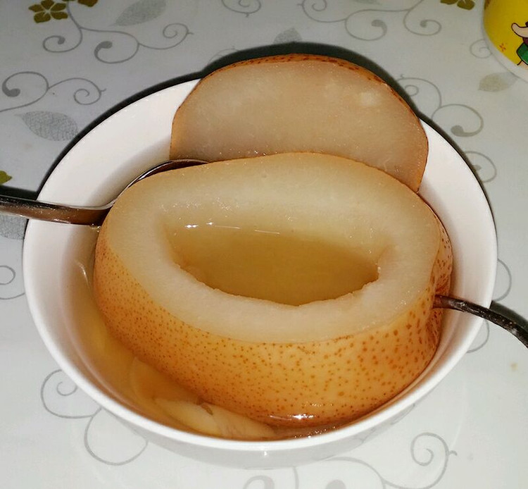 冰糖炖梨的做法