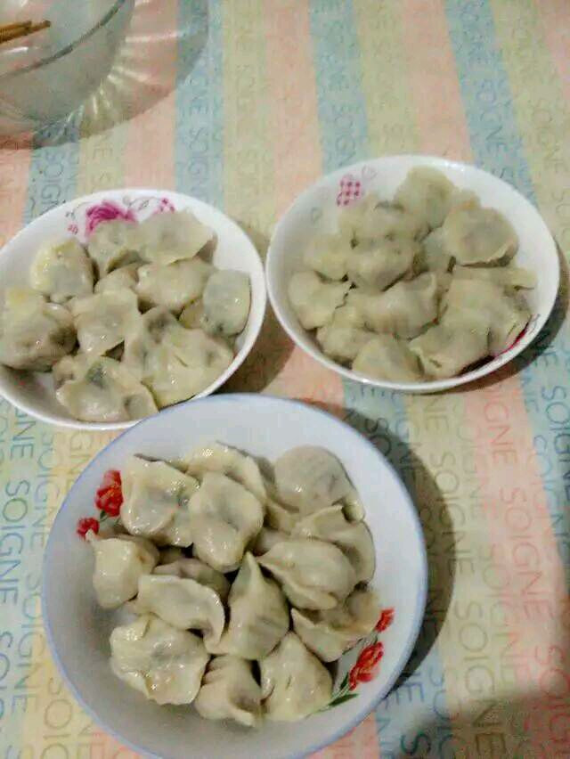 猪肉香菜水饺的做法