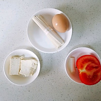 10M+番茄鸡蛋面：宝宝辅食营养食谱菜谱的做法图解1