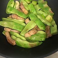 东北油豆角焖烧土豆红烧肉的做法图解5
