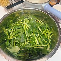 #年在一起 鲜才够味#清爽可口，健康低脂~~豆腐炒鸡毛菜的做法图解1