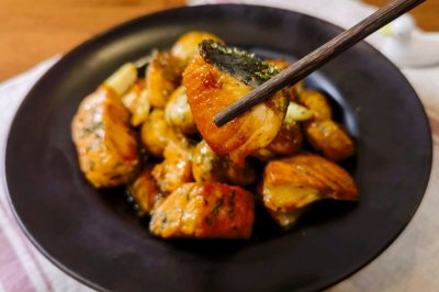 口蘑煎三文鱼  香迷糊了！一口沦陷