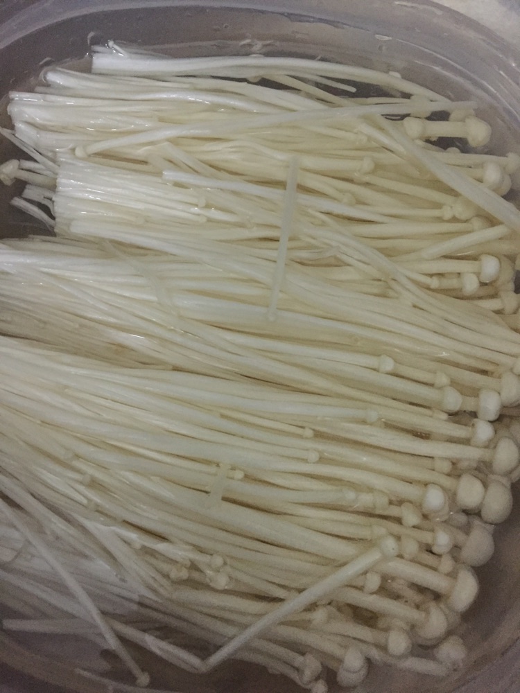 杂菇丸子汤的做法图解1