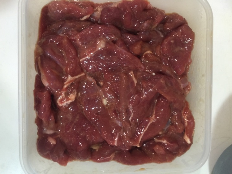 爆汁牛肉的做法图解3