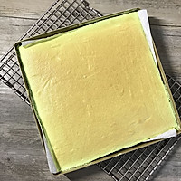 草莓斑斓蛋糕卷的做法图解11