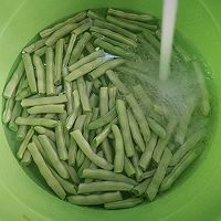 干煸四季豆的做法图解2