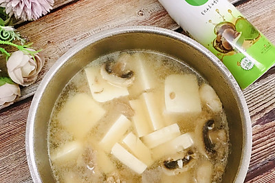 减脂口蘑豆腐汤