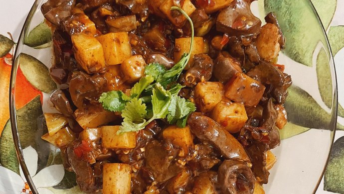 鲜辣酱香，两碗饭都不够配的泡椒鸡杂