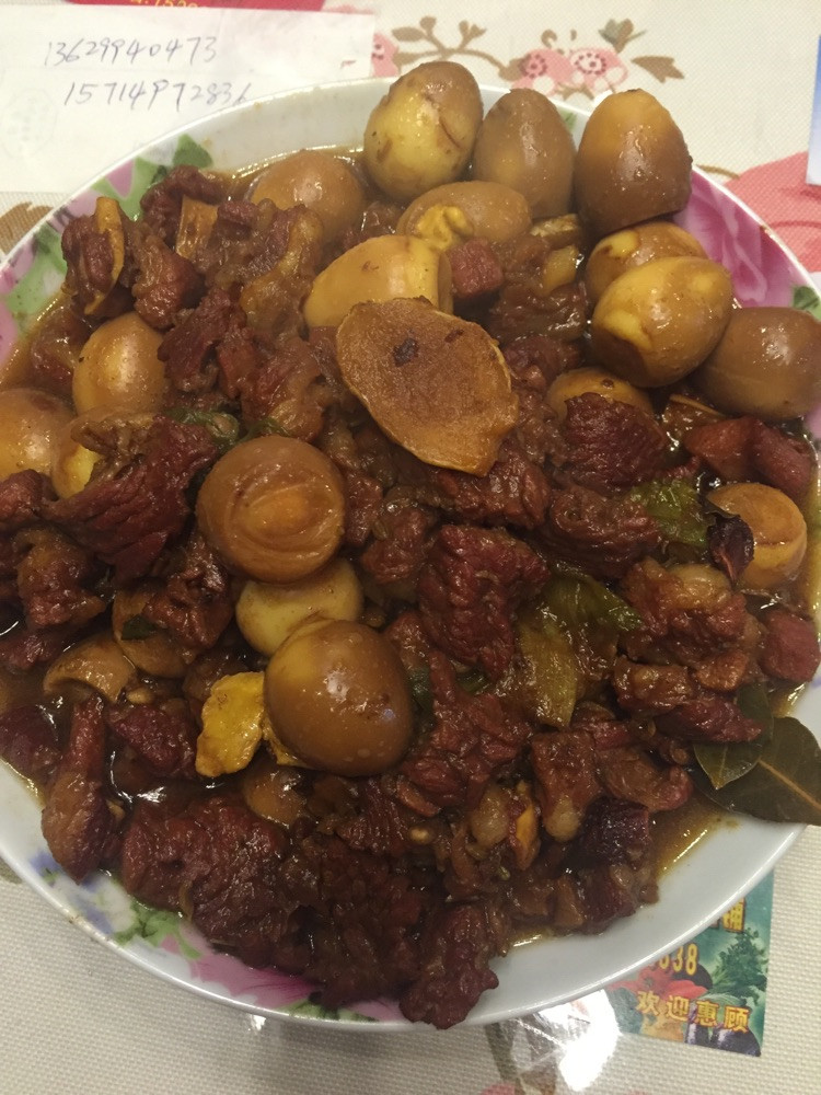 鹌鹑蛋烧牛腩的做法