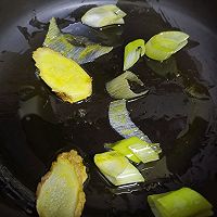 丰富餐桌味:蒜蓉粉丝鲜虾煲的做法图解5