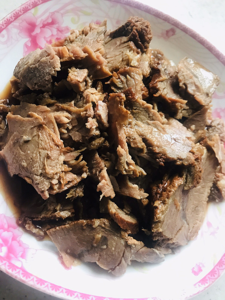 五香卤牛肉的做法