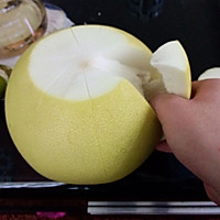 剥柚子的做法图解2