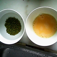 绿豆蛋花汤的做法图解1