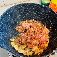 #金龙鱼橄榄油调和油520美食菜谱#辣肉面的做法图解10