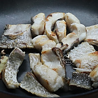 【豆腐炖鱼汤】#快手又营养，我家的冬日必备菜品#的做法图解5