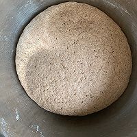 鸡胸肉黑麦包子的做法图解1