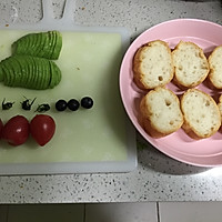 儿童早餐—小瓢虫法棍的做法图解1
