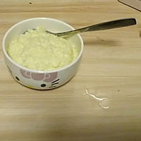 牛奶小米粥的做法图解1
