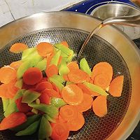 「素」莴笋清炒胡萝卜的做法图解5
